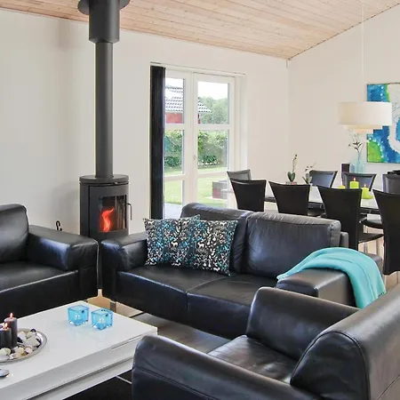 Дом отдыха Awesome Home In Aabenraa With Sauna *
